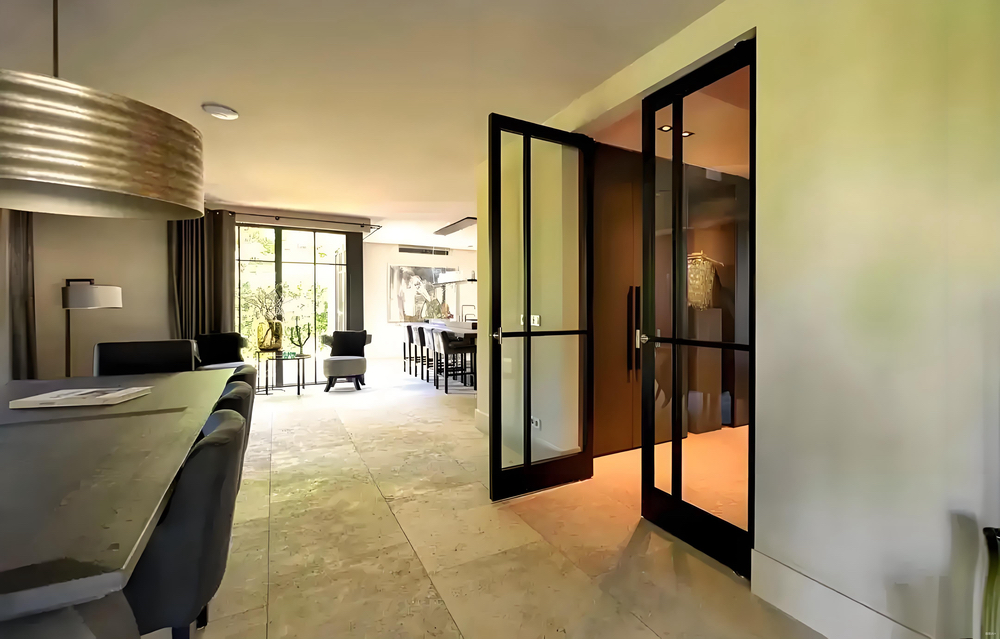 Aluminum Pivot-Hinged Door Aluminum Pivot-Hinged Door