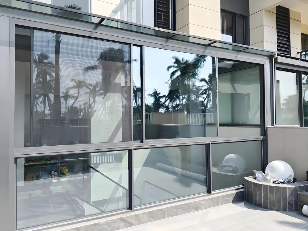 Six-Track Sliding Window