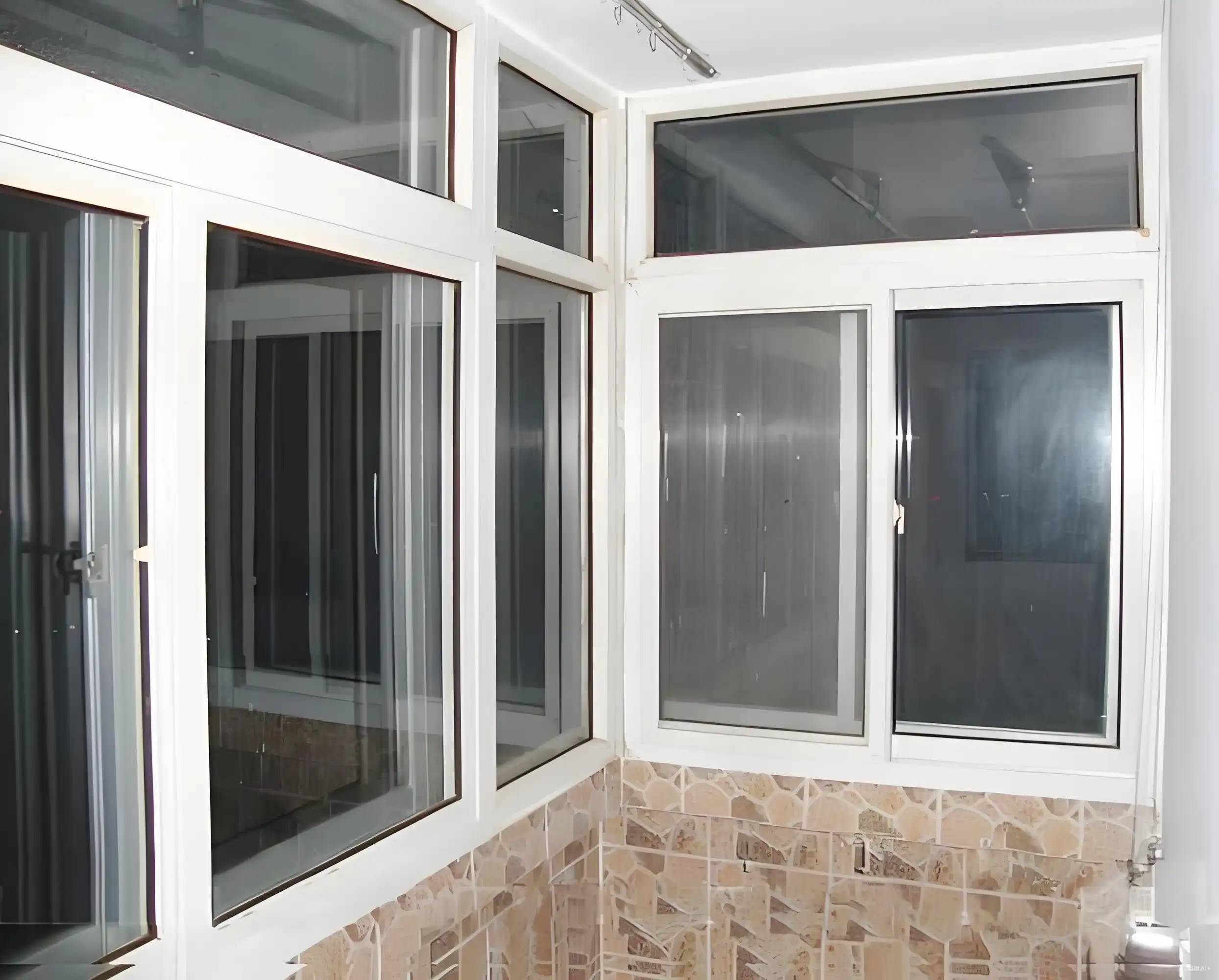 Vinyl Corner Window Vinyl Corner Window